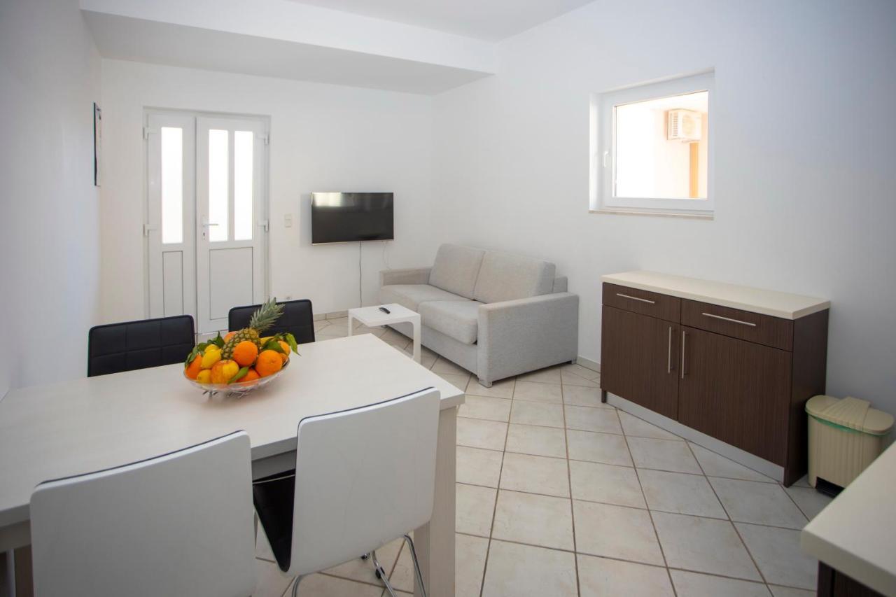 Apartment Domo Makarska Exterior photo