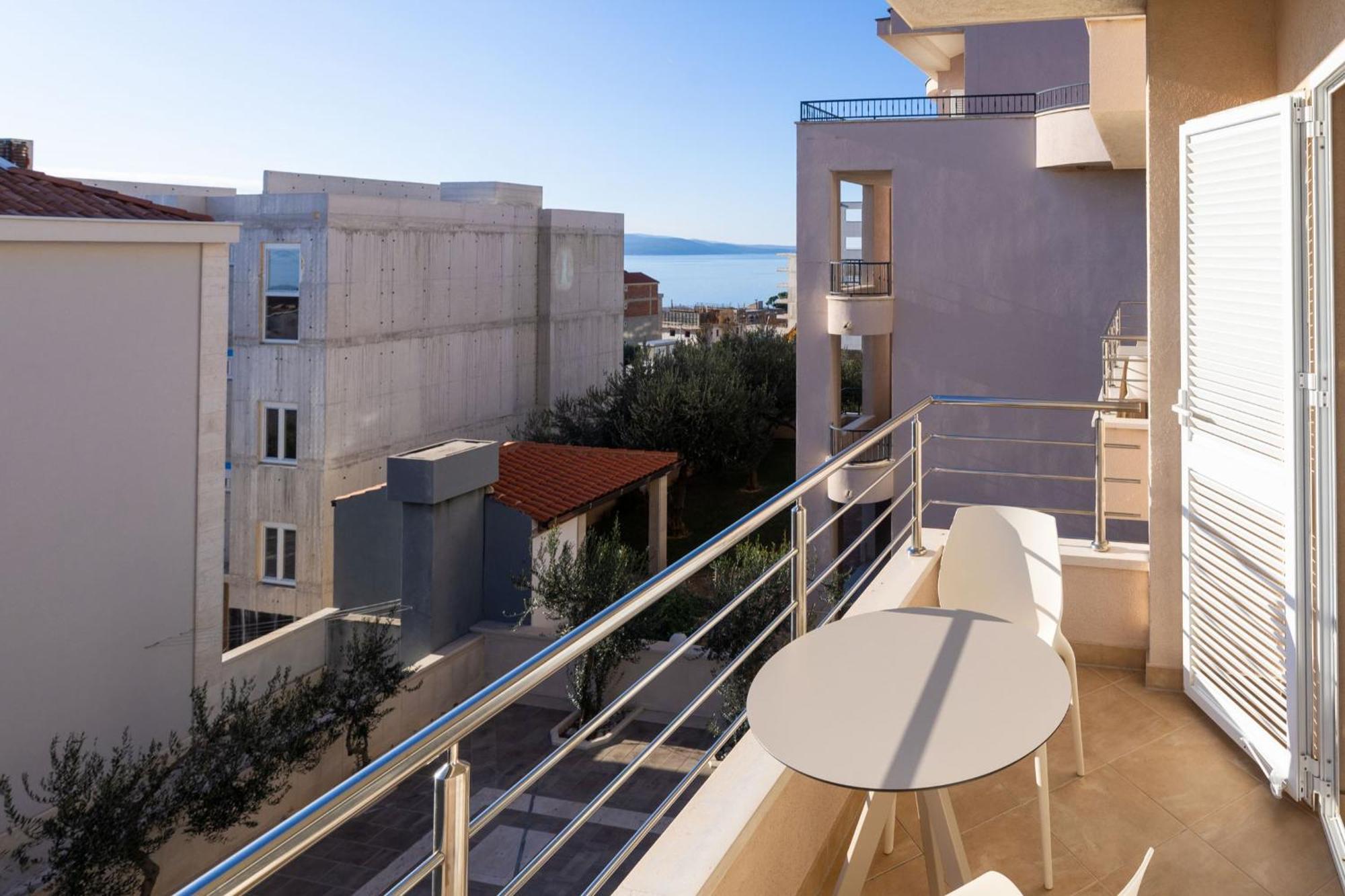 Apartment Domo Makarska Exterior photo