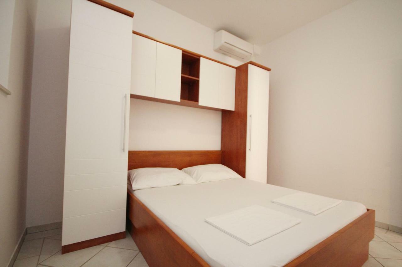 Apartment Domo Makarska Exterior photo