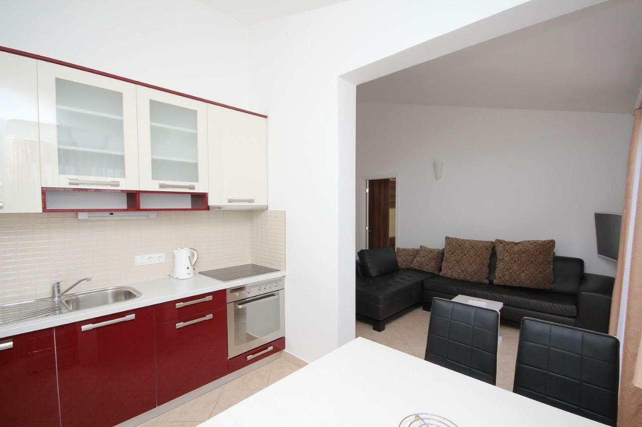 Apartment Domo Makarska Exterior photo